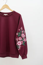 Lade das Bild in den Galerie-Viewer, Only Carmakoma Carbrooke sweatshirt
