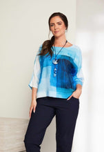 Lade das Bild in den Galerie-Viewer, Ora Mikino blue pattern print top
