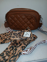 Load image into Gallery viewer, Stepp Quilted effect Crossover bag and animal print gloves bundle
