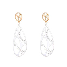 Load image into Gallery viewer, The Liz Oval drop earrings
