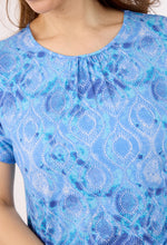 Lade das Bild in den Galerie-Viewer, Signature blue mix pattern print top
