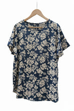 Load image into Gallery viewer, Only Carmakoma Carvica tops
