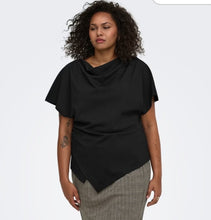 Charger l'image dans la galerie, Only Carmakoma Carember short sleeve tops
