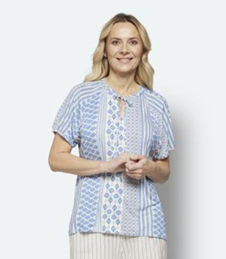 Signature abstract pattern print top