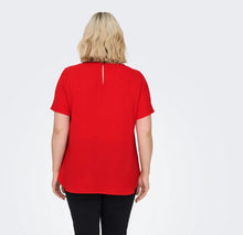 Lade das Bild in den Galerie-Viewer, Only Carmakoma Carvica tops
