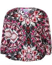 Lade das Bild in den Galerie-Viewer, Zhenzi Anais abstract printed tops
