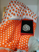 Load image into Gallery viewer, Maire polka-dot scarf and Magnetic Brooch sets
