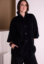 Lade das Bild in den Galerie-Viewer, Soft knit batwing jacket with pockets
