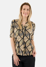 Lade das Bild in den Galerie-Viewer, Brandtex Graphic pattern print tops
