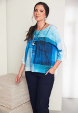 Lade das Bild in den Galerie-Viewer, Ora Mikino blue pattern print top
