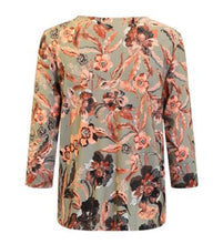Lade das Bild in den Galerie-Viewer, Signature Khaki floral print top
