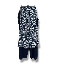 Load image into Gallery viewer, The Vic Tunic &amp; Trousers set
