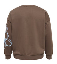Cargar imagen en el visor de la galería, Only Carmakoma Carodessa floral sweatshirt
