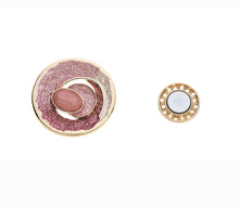 Lade das Bild in den Galerie-Viewer, The Phoebe Magnetic Brooches
