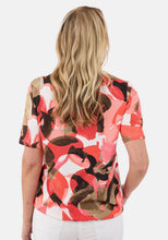 Lade das Bild in den Galerie-Viewer, Brandtex Coral graphic print top
