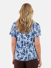 Lade das Bild in den Galerie-Viewer, Brandtex abstract fern print top
