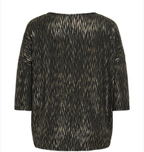 Load image into Gallery viewer, Only Carmakoma fine knit with metallic Foil tops
