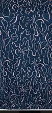 Charger l'image dans la galerie, Cassiopeia navy and light pink abstract print top
