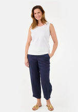 Lade das Bild in den Galerie-Viewer, 7/8 semi elastic waistband Trousers
