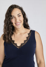 Lade das Bild in den Galerie-Viewer, SPG Lace trimmed cami
