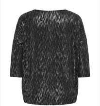 Load image into Gallery viewer, Only Carmakoma fine knit with metallic Foil tops
