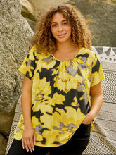 Load image into Gallery viewer, Zhenzi abstract coral print tops

