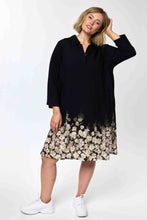 Load image into Gallery viewer, Gozzip Michelle daisy print tunic
