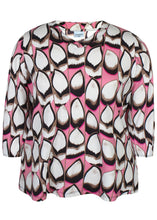 Load image into Gallery viewer, Zhenzi Bold graphic print top
