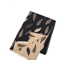 Load image into Gallery viewer, The leaf design two way wool mix scarves

