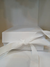 Load image into Gallery viewer, The Sam abstract print scarf and leaf magnetic brooch sets
