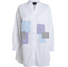 Lade das Bild in den Galerie-Viewer, Studio Svala white shirt with striped details
