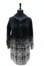 Lade das Bild in den Galerie-Viewer, MXO faux Fur with constant colours Coats
