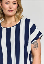 Lade das Bild in den Galerie-Viewer, Gozzip Gitte Top with strips
