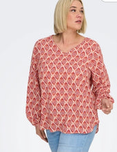 Load image into Gallery viewer, Only Carmakoma Carvica top
