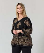 Lade das Bild in den Galerie-Viewer, Studio  Emmy paisley print top
