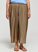 Load image into Gallery viewer, Gozzip Karina loose 3/4 trousers
