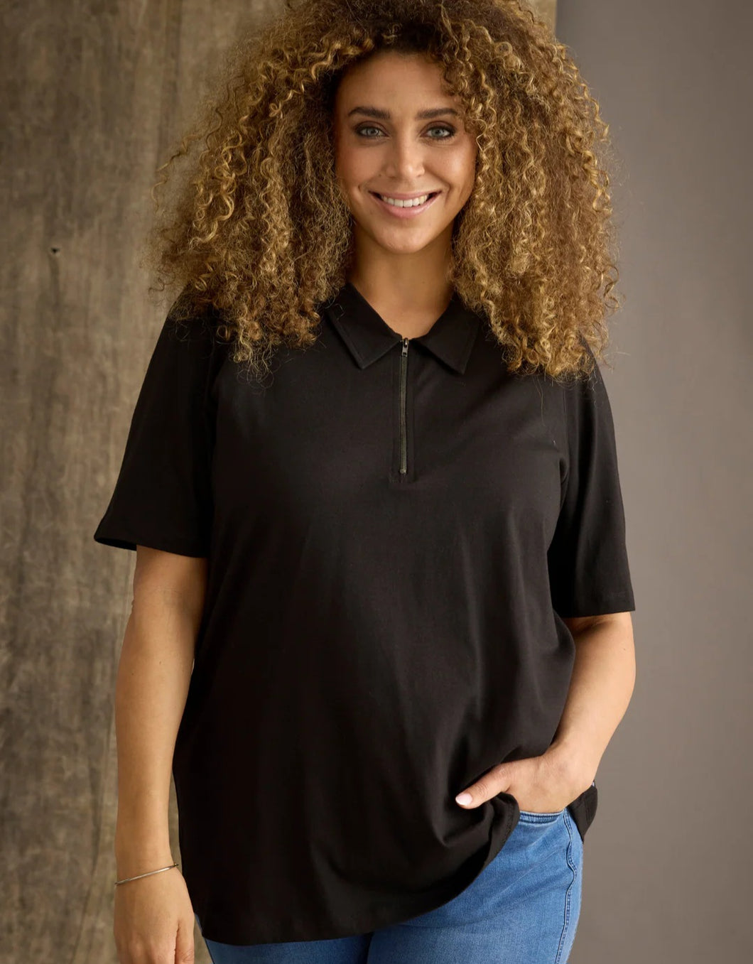 Zhenzi Noor black top