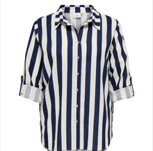 Load image into Gallery viewer, Only Carmakoma Linen blend shirt
