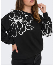 Cargar imagen en el visor de la galería, Only Carmakoma Carodessa floral sweatshirt
