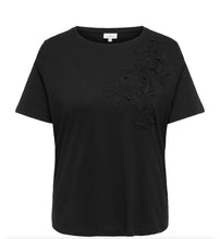 Lade das Bild in den Galerie-Viewer, Only Carmakoma Cardanielle T - shirt
