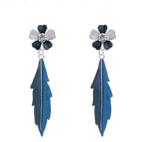 The Zoe feather earrings