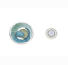 Lade das Bild in den Galerie-Viewer, The Phoebe Magnetic Brooches
