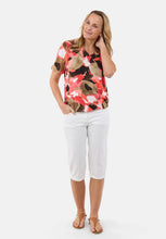 Lade das Bild in den Galerie-Viewer, Brandtex Coral graphic print top

