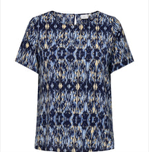 Load image into Gallery viewer, Only Carmakoma Carvica tops
