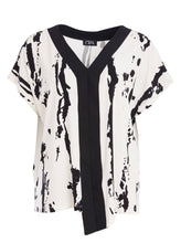 Load image into Gallery viewer, Ora Contrast neck and front band top
