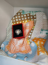 Load image into Gallery viewer, The Nancy Scarf and magnetic Brooch sets
