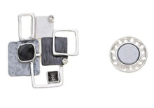 Lade das Bild in den Galerie-Viewer, The Ophelia Magnetic Brooches
