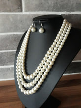 Load image into Gallery viewer, Three string pearl Necklace Set
