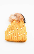 Load image into Gallery viewer, Pearl knit bobble hats
