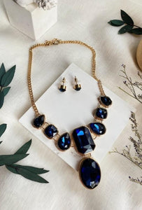 Stud earrings and necklace set